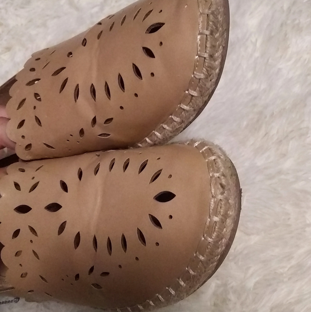 shoes - Picture 2 of 3